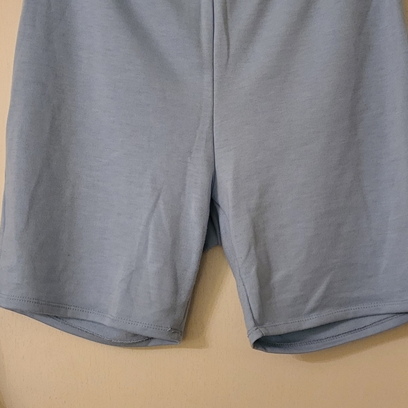 Short set - Picture 4 of 4